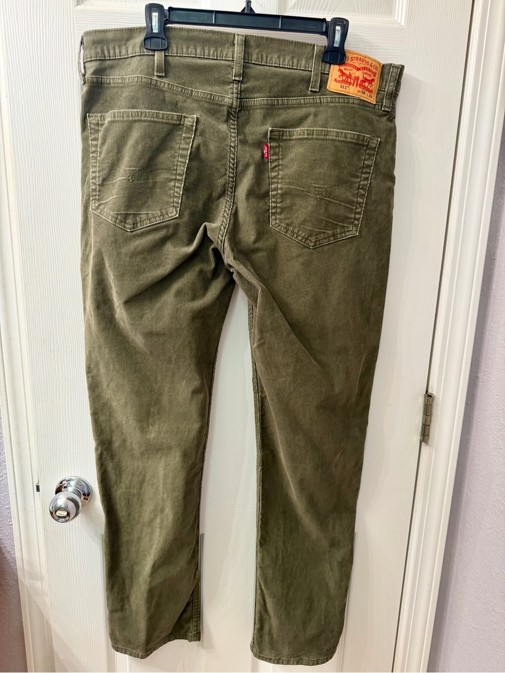 Levi’s 511 Slim Straight Olive Green Corduroy Men’s Jeans Pants 38 x 32 - Picture 2 of 3